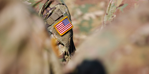 Des pirates informatiques d'États-nations russes ciblent des sous-traitants américains pour des informations sensibles sur la défense, prévient le FBI