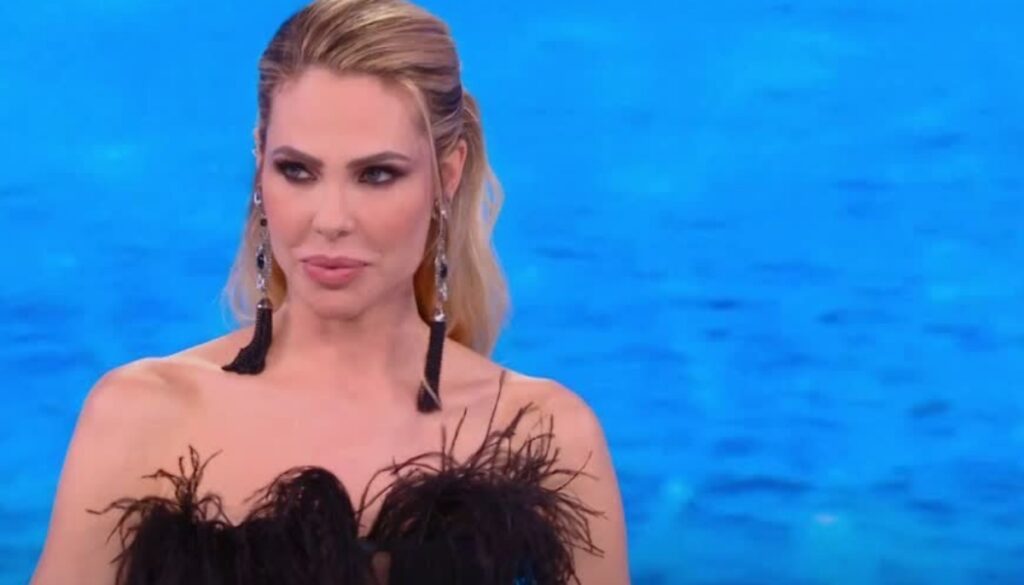 Ilary Blasi inquiet de la nouvelle ligne imposée par Pier Silvio