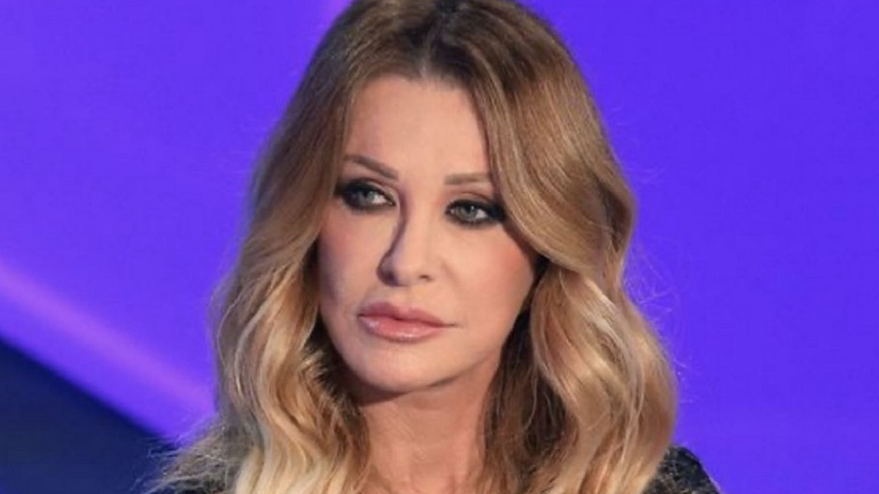 Paola Ferrari sans freins, brouille avec une femme célèbre : "On s'est mal battu"