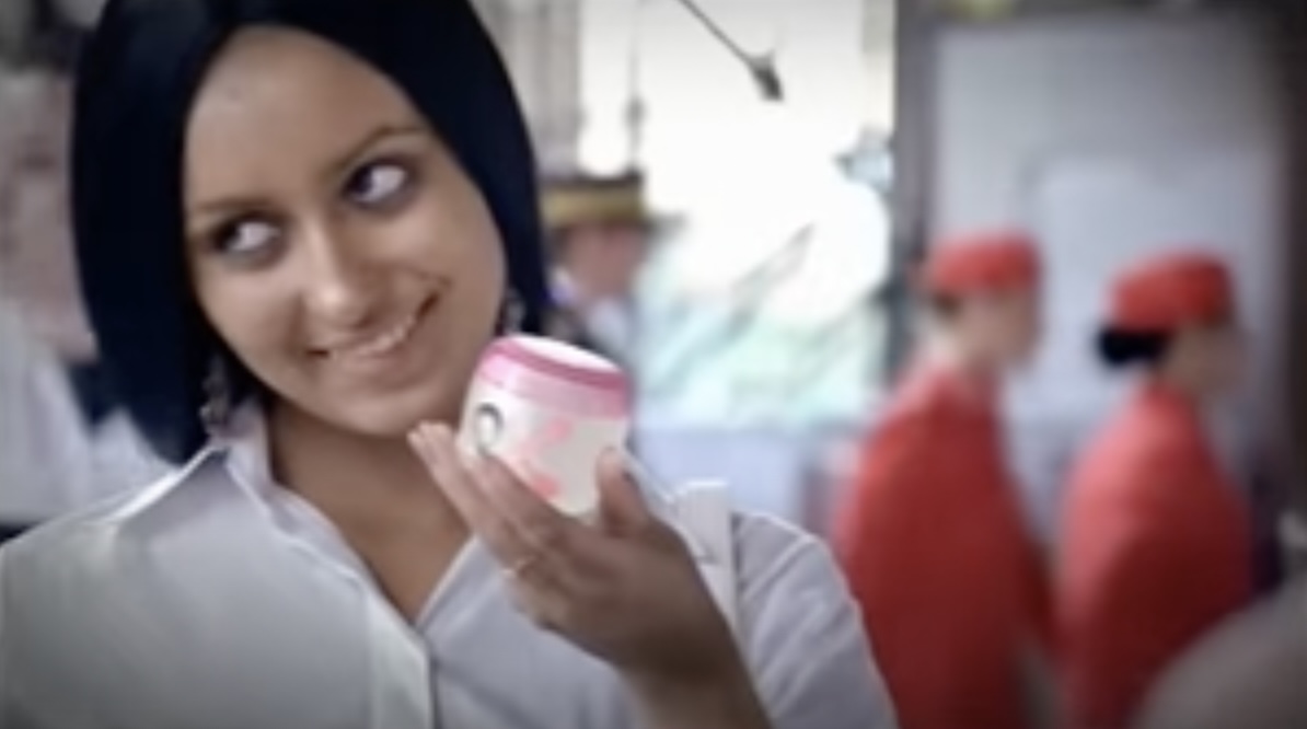 Cette publicité indienne est redevenue virale et est maintenant moquée par tous