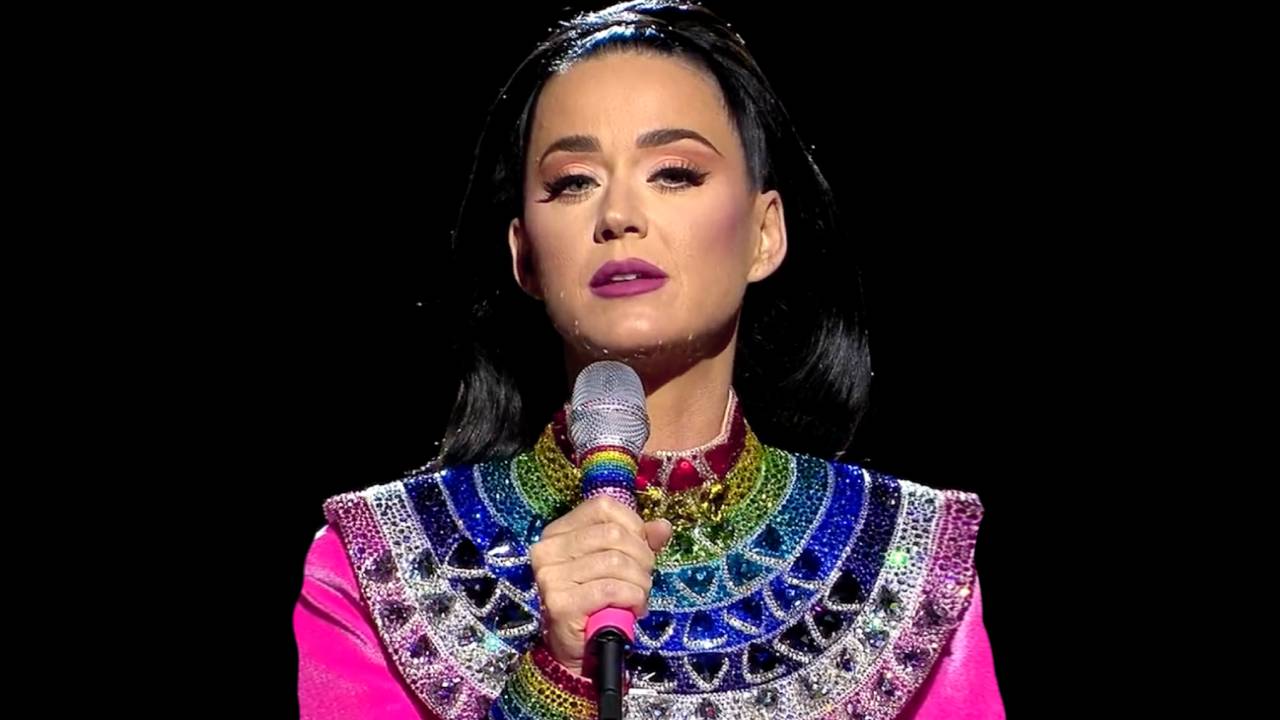 Katy Perry lance un appel à la communauté LGBTQ, mais est ciblée par des homophobes : "Malade comme eux !"