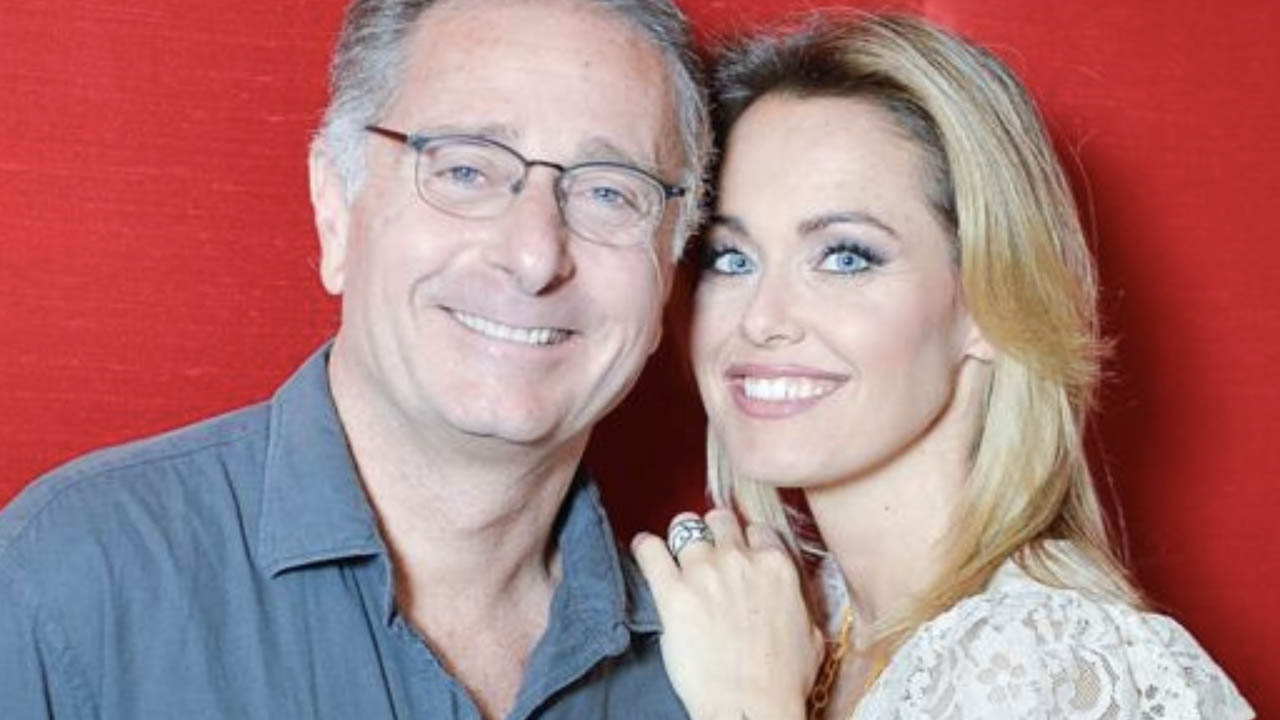 Sonia Bruganelli et Paolo Bonolis : c'est pour ça qu'ils nous ont dit site de conneries, niant la crise