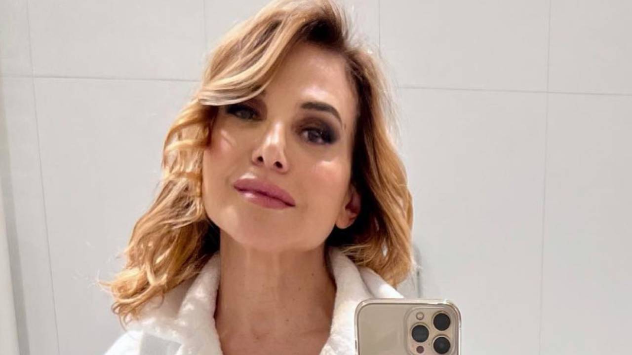 Barbara d'Urso salue les fans et promet : "Et ça ne s'arrête pas là !"