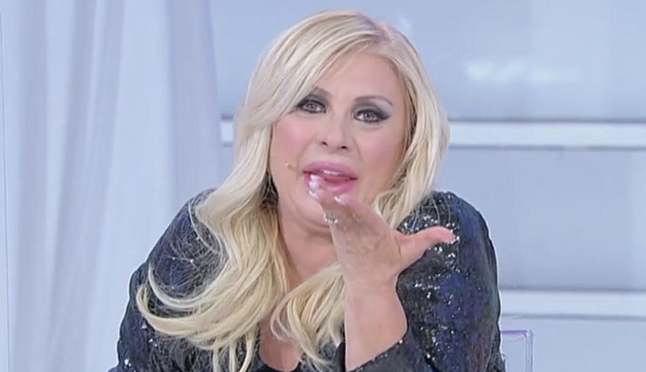 Tina Cipollari en a marre et lâche : "Ils ne me vireront pas, je serai plus piquante qu'avant !"