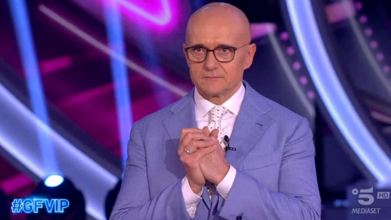 Ancien concurrent de GFVip : "Mediaset avait des indications précises", que va-t-il advenir de l'ancien vipponi