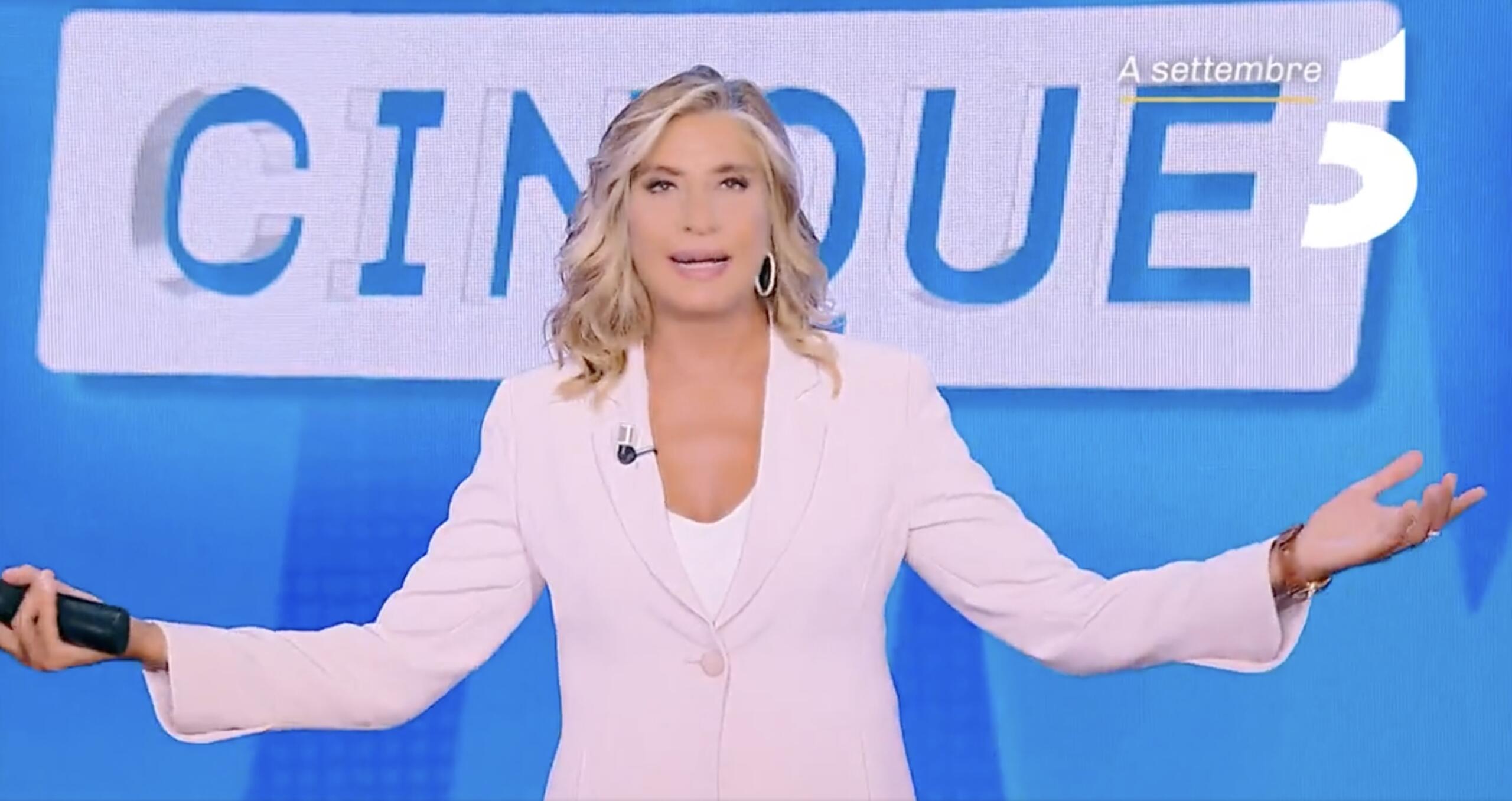 Myrta Merlino fait ses débuts sur Canale 5 : "Je m'appelle Myrta et je t'attends ici tous les après-midi"