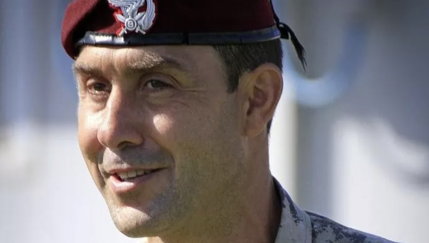 "Vous n'êtes pas des homosexuels normaux", polémique sur le livre du général d'armée