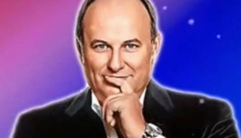 Gerry Scotti chantant Bellissima et Vetri Neri est tout ce que vous voudrez entendre aujourd'hui