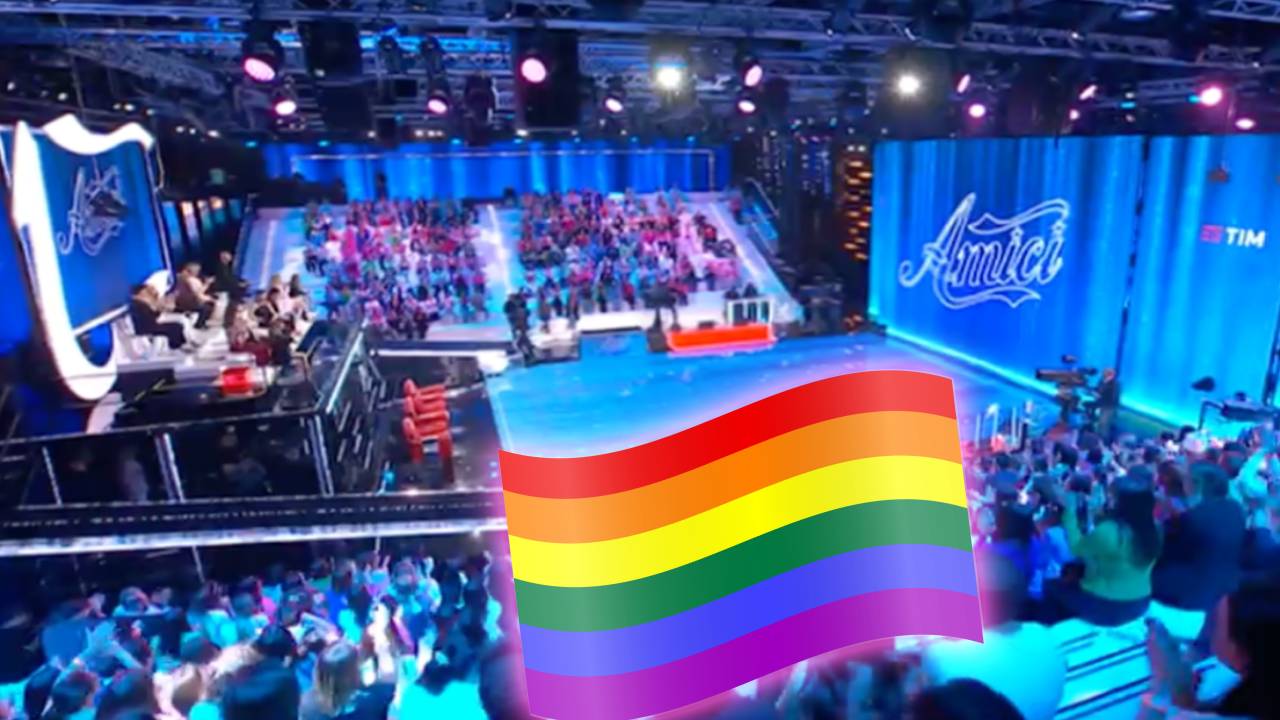 La chanteuse Amici se présente avec son petit ami et reçoit des attaques homophobes : "Ils nous souhaitaient la mort"