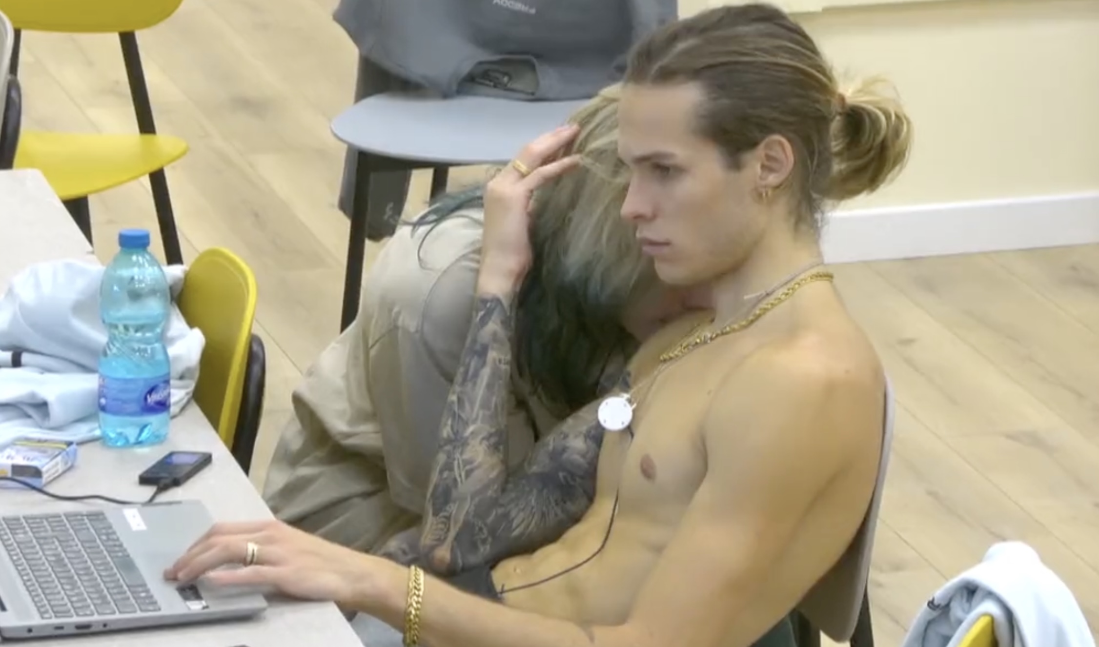 Mew et Matthew sont le premier couple de la nouvelle édition de Friends