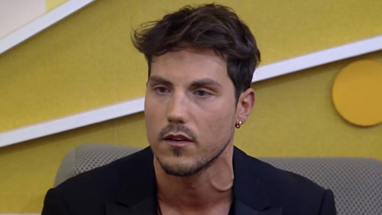 Nouvelle explosion de Daniele (Oriana se dissocie) : « Je dégoûte la copine.  Insultes aux Orianistes.  Célèbre homme chauve"