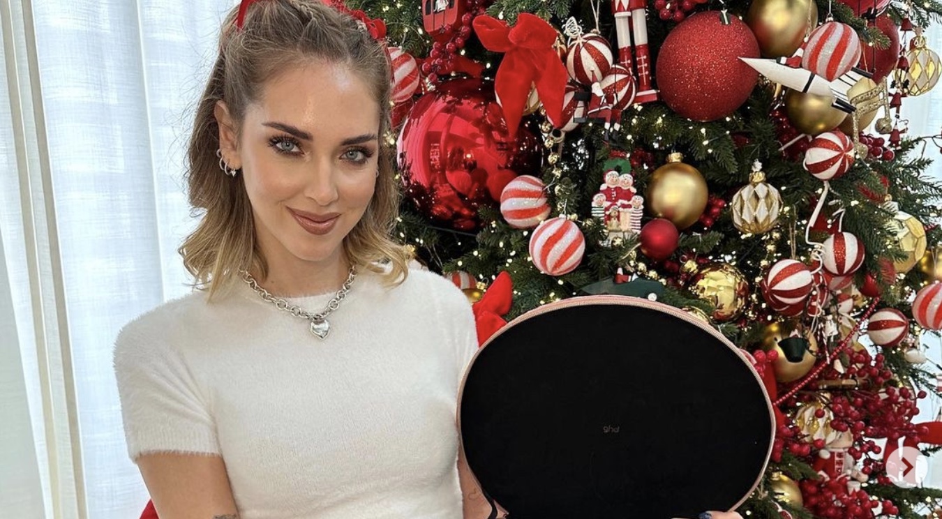 Les cadeaux de Noël ne sont jamais arrivés à destination, Chiara Ferragni s'excuse (encore).