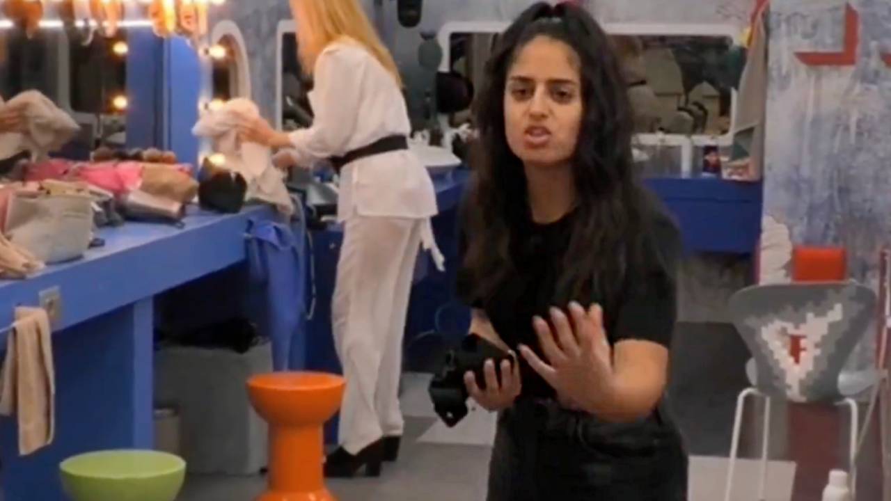 Bagarre absurde dans les toilettes sur Big Brother : Perla lâche et exagère