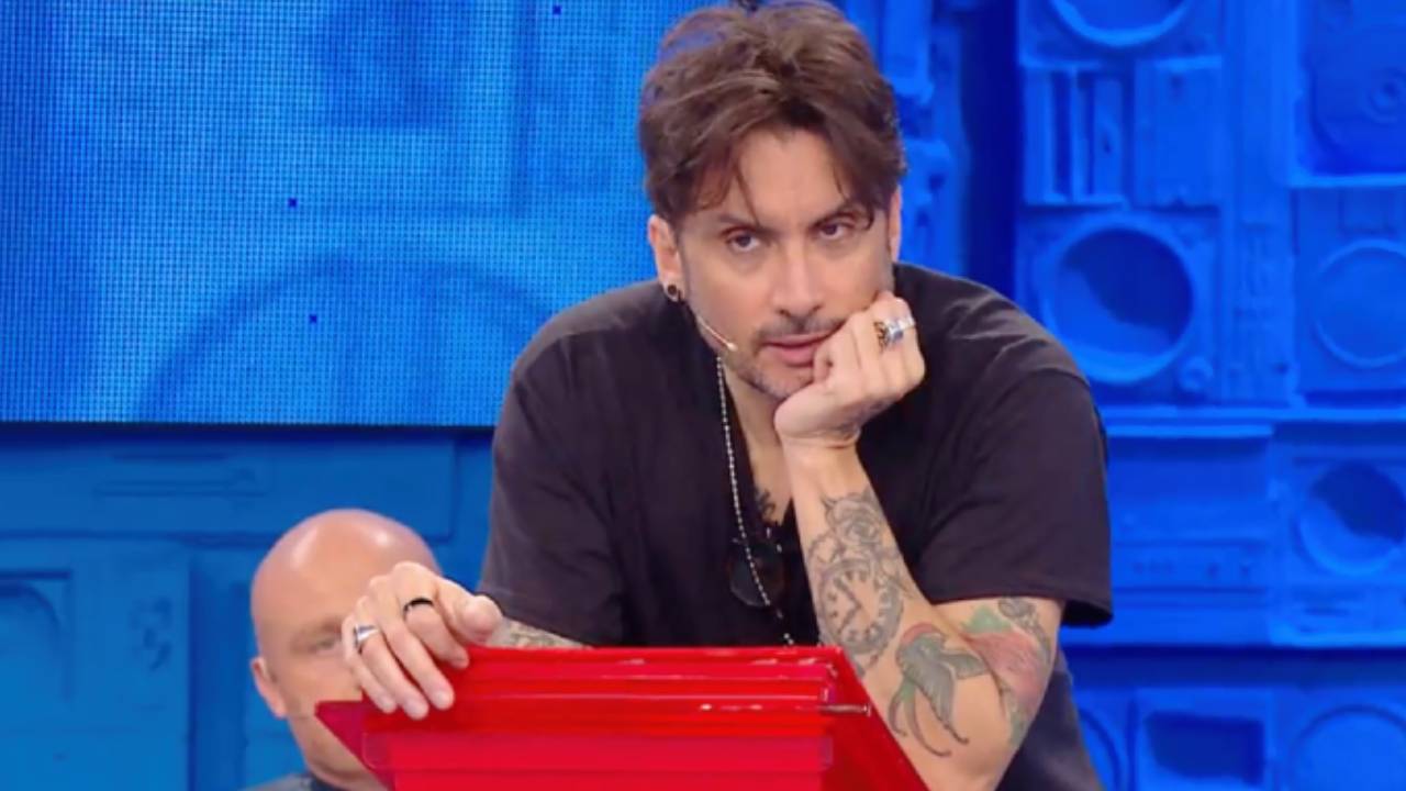 Fabrizio Moro suscite la polémique pour ce qu'il a dit à Amici