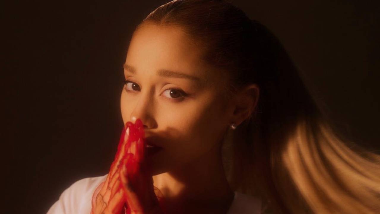 Ariana Grande : voici combien d'exemplaires Eternal Sunshine se vendra lors de ses débuts