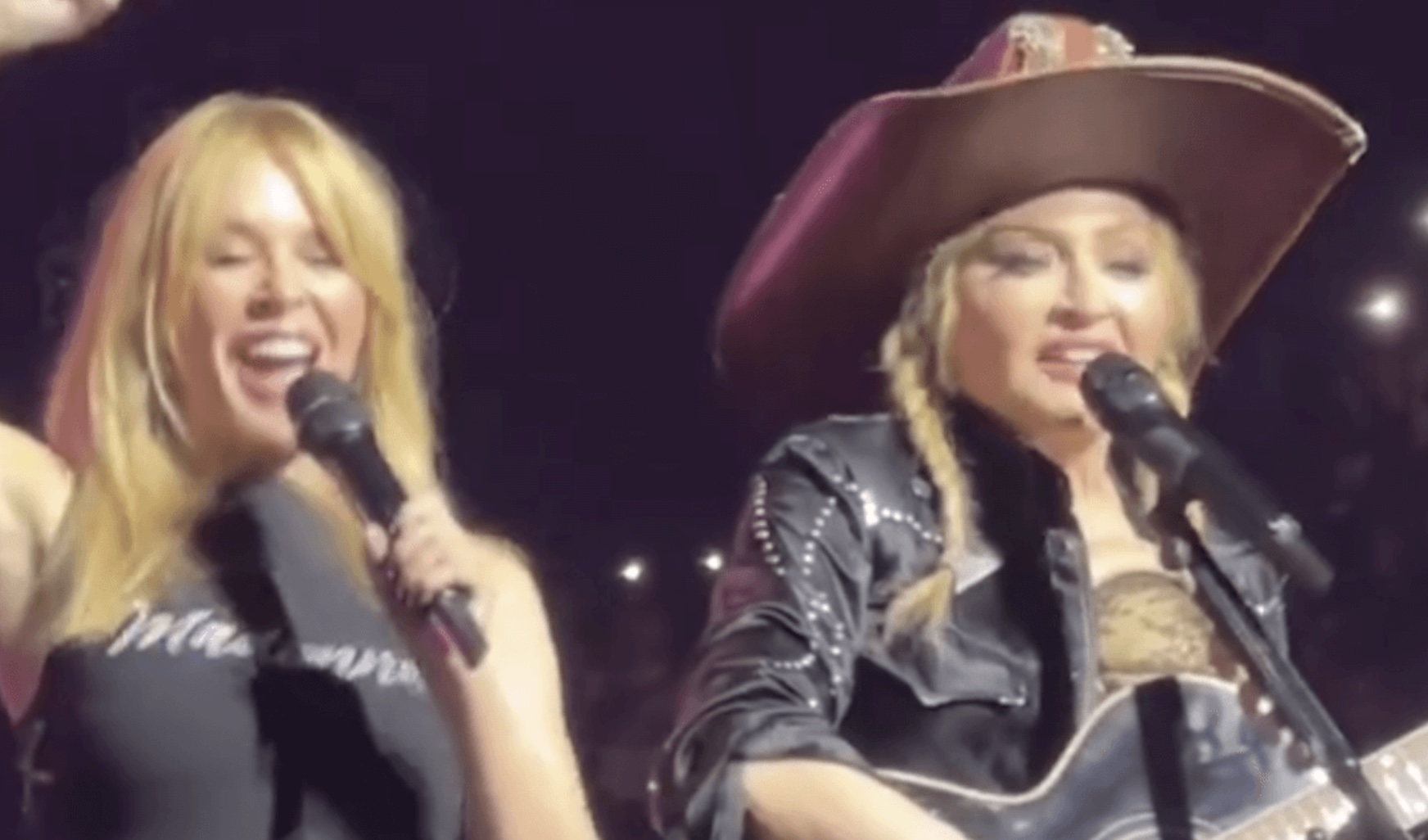 Madonna et Kylie Minogue ensemble sur scène lors du Celebration Tour