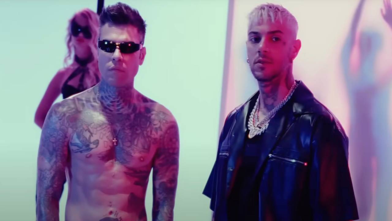 Le scoop de Corona sur Fedez : "Expulsé de la maison, puis avec Emis"