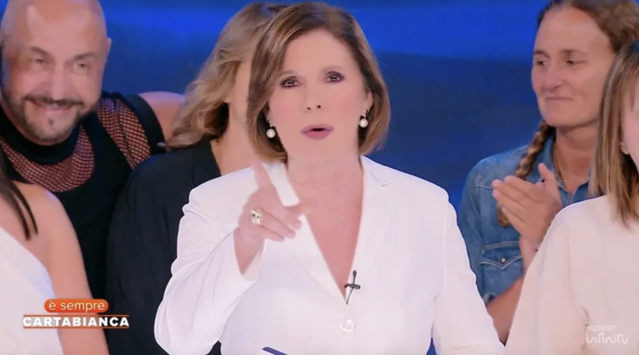 Berlinguer danse avec Malgioglio et prévoit de se rencontrer en septembre : "Mediaset est le bon choix"