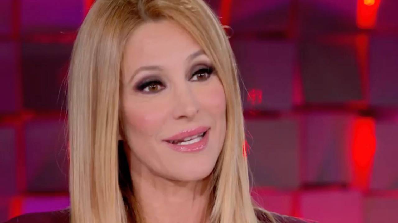 Adriana Volpe révèle qui est son partenaire : "L'amour né à la télévision"