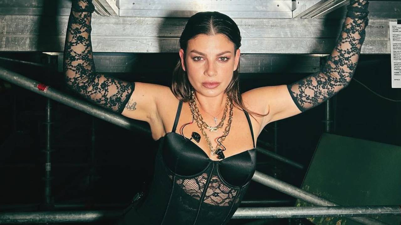 Emma répond à ceux qui l'accusent de faire un duo avec des rappeurs chauvins